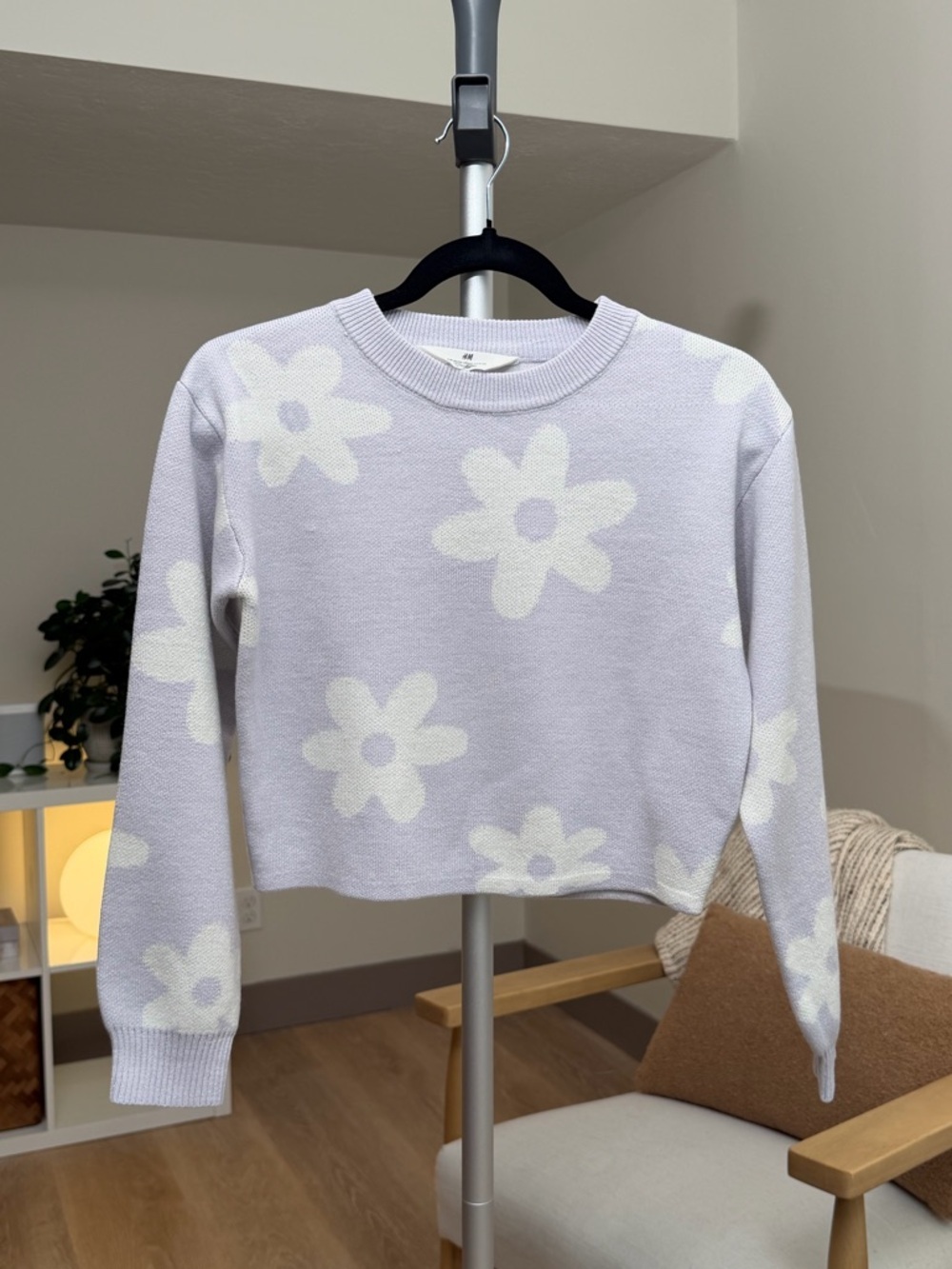 Women’s | H&M Floral Knit Sweater, Lavender | Size XS/S (Fits Oversized Crop) - Picture 1 of 4